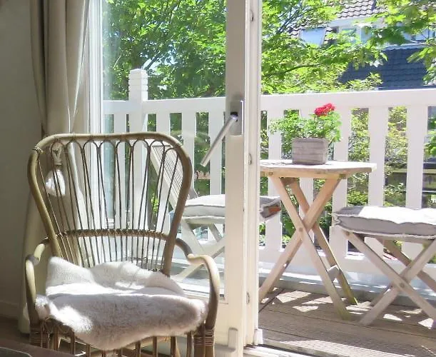 Sea Shell With Balcony Close To The Beach, Centre And Dunes Zandvoort