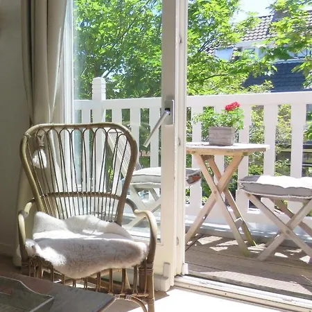 Sea Shell With Balcony Close To The Beach, Centre And Dunes 잔드보르트